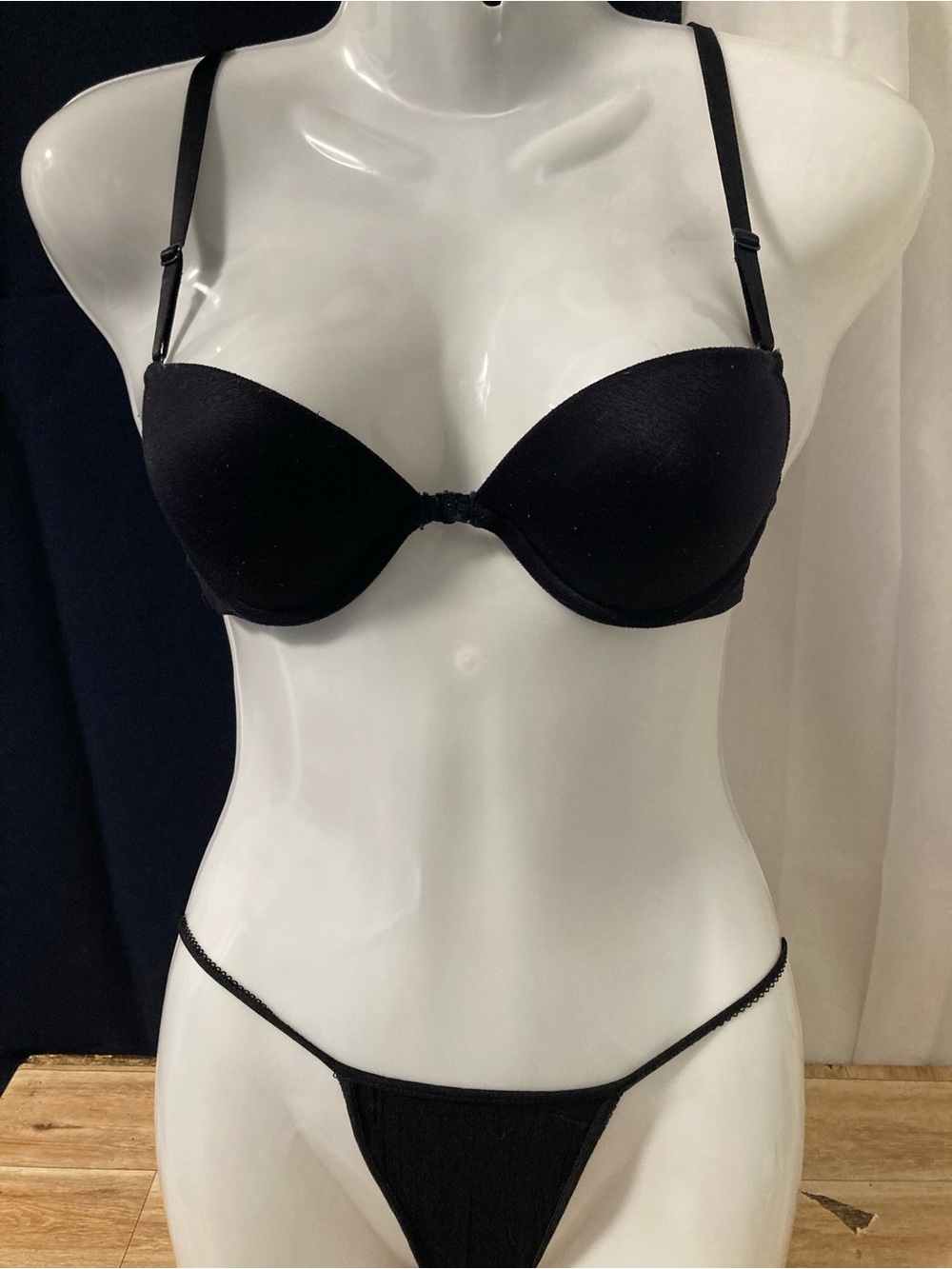 La Senza Black Push-Up Bra Criss Cross Back 32B
